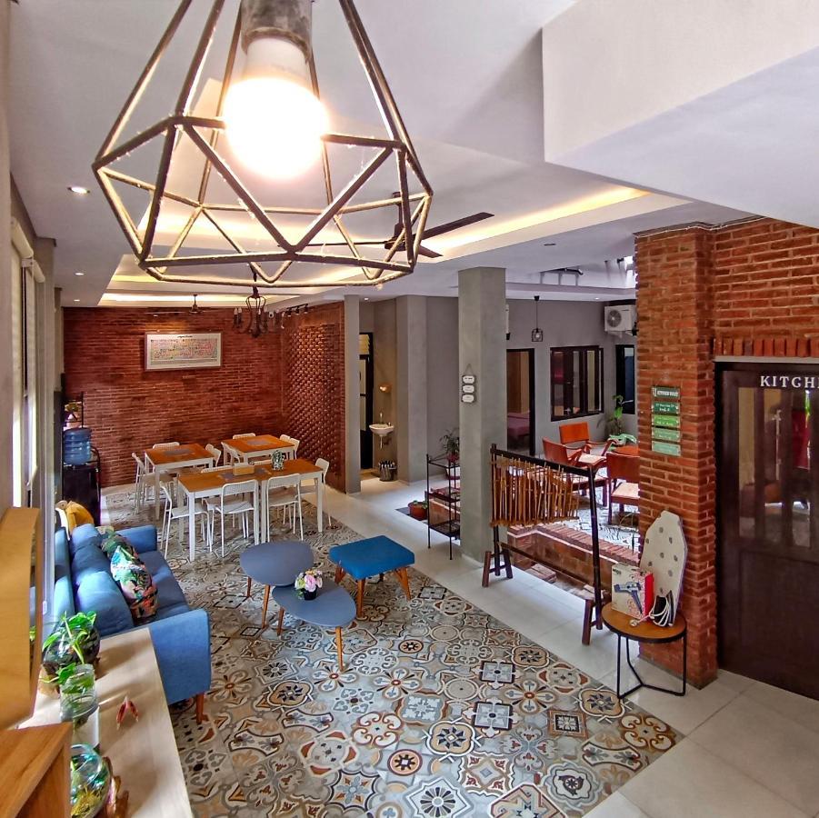 Sabi Guest House - Strategic Family -Married Couples Only- Hostel In Prawirotaman Yogyakarta Exterior photo