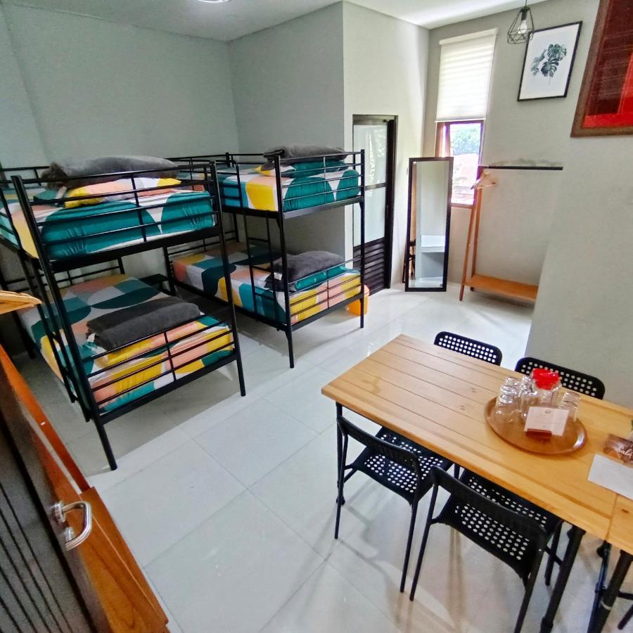 Sabi Guest House - Strategic Family -Married Couples Only- Hostel In Prawirotaman Yogyakarta Exterior photo