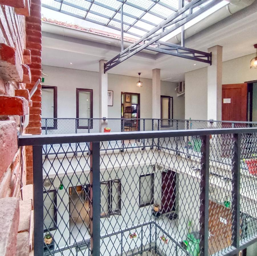 Sabi Guest House - Strategic Family -Married Couples Only- Hostel In Prawirotaman Yogyakarta Exterior photo