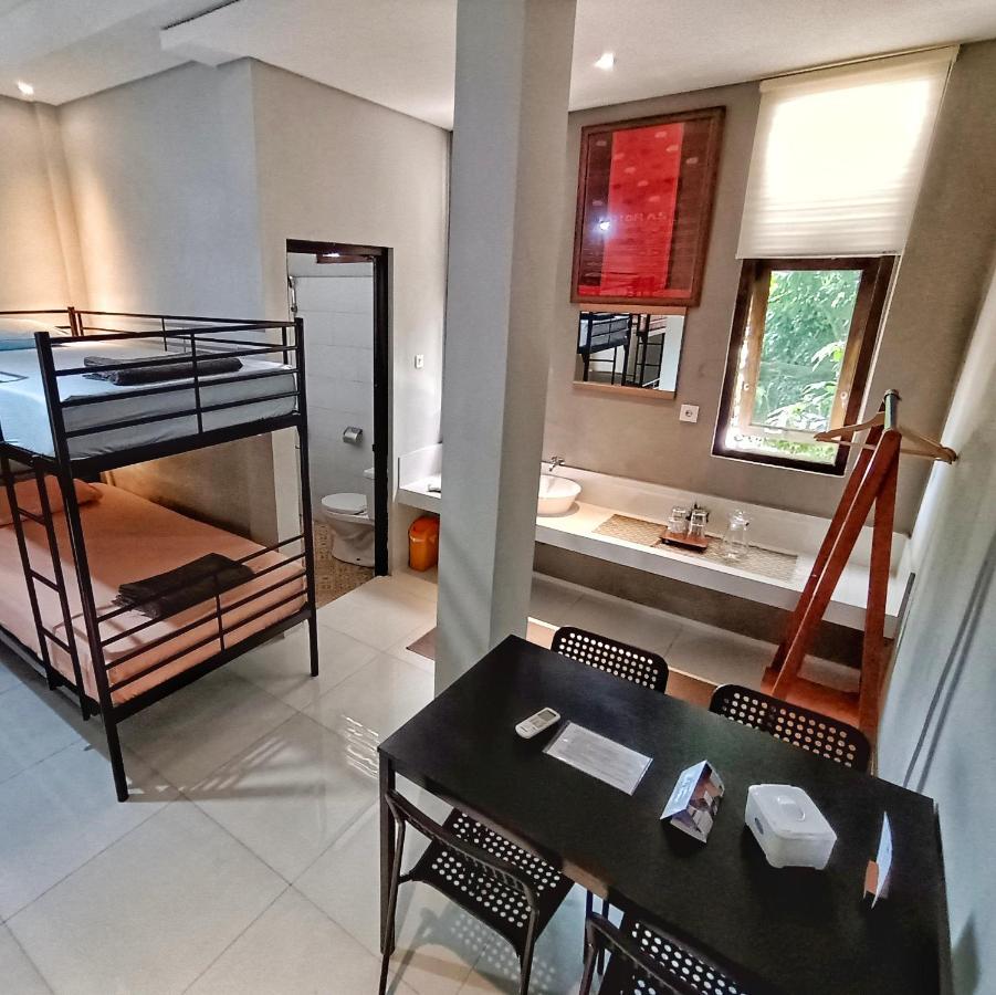 Sabi Guest House - Strategic Family -Married Couples Only- Hostel In Prawirotaman Yogyakarta Exterior photo